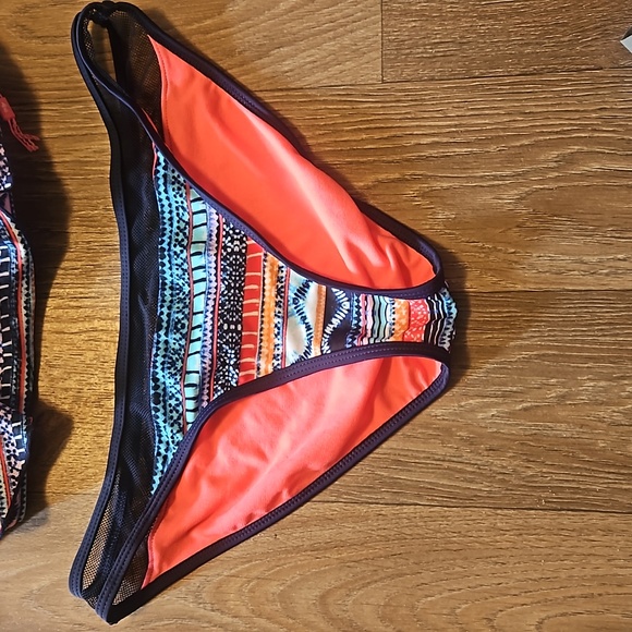 Multi color pattern bikini - Picture 6 of 7